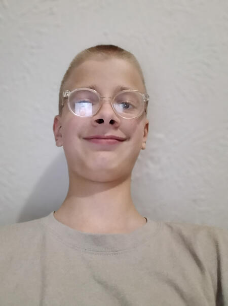 Logan Brackett (LoganPIG127) Headshot